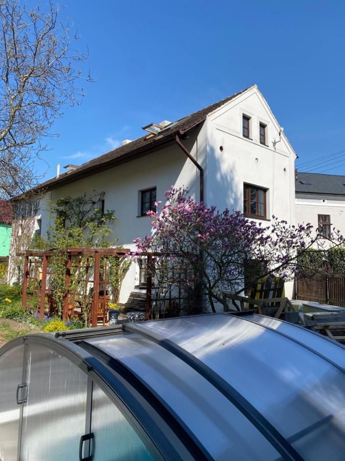 Pokoje V Chalupe Pod Milesovkou Velemin Exterior photo
